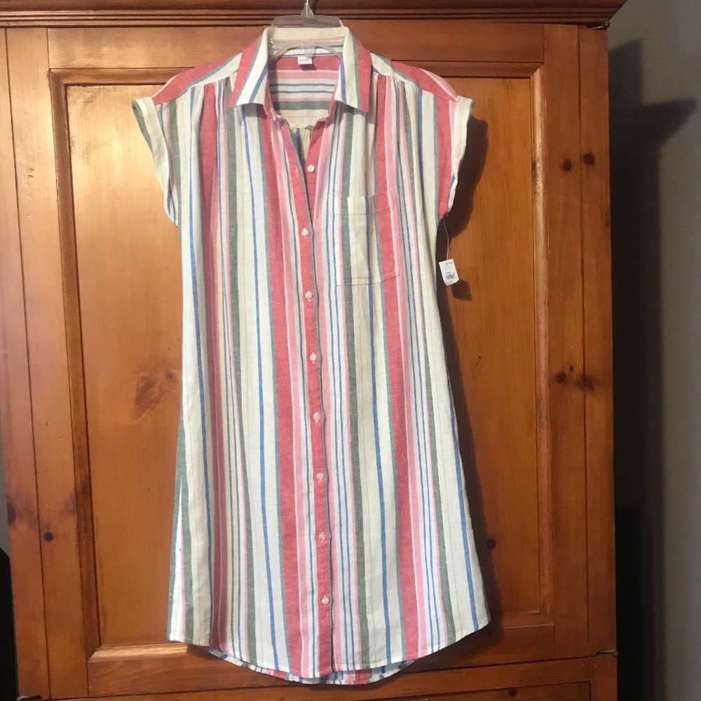 Ladies Old Navy Shirt dress size small, New
